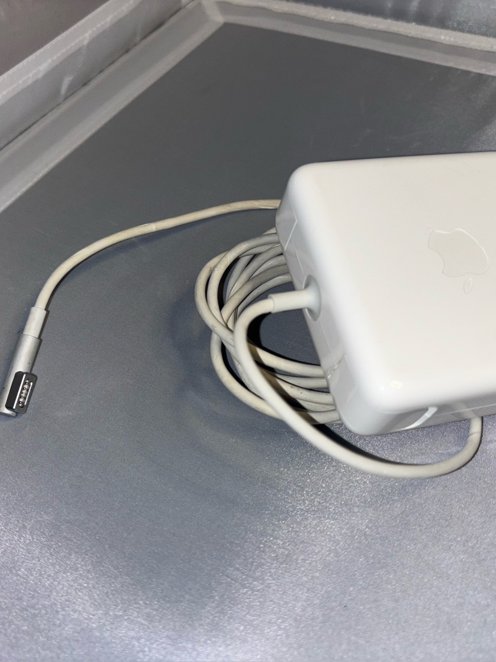 Apple MagSafe 85w Power Adapter for MacBook